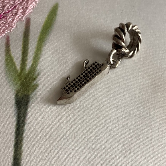 NWOT -  EFFY Dark Silvertone Cruise Ship ๐ข Hanging Slider Charm - Picture 4 of 11